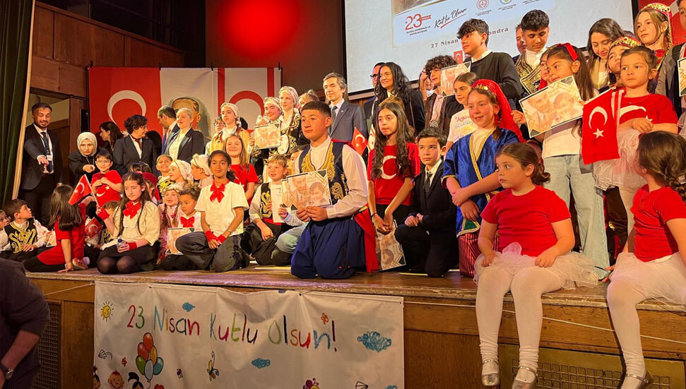 Londra’da 23 Nisan coşkusu: Türkiye ve KKTC temsilcilikleri birlikte kutladı
